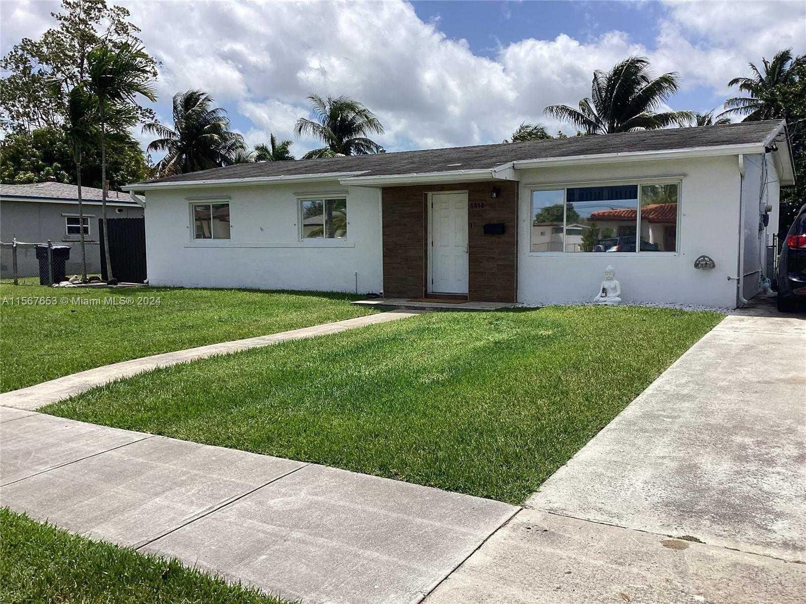 1010 93rd Pl, Miami, Single Family Home,  for sale, One Stop Realty - Miami