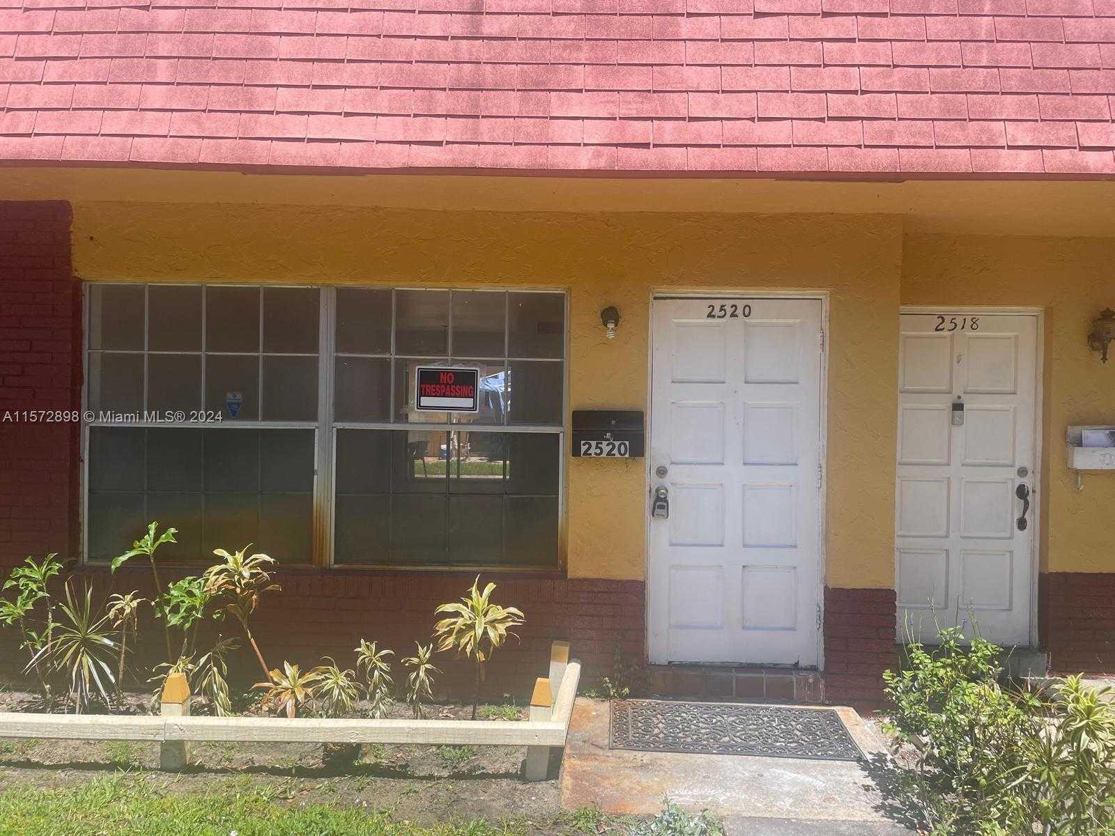 2520 52nd Ave 21C, Lauderhill, Townhouse,  for rent, One Stop Realty - Miami