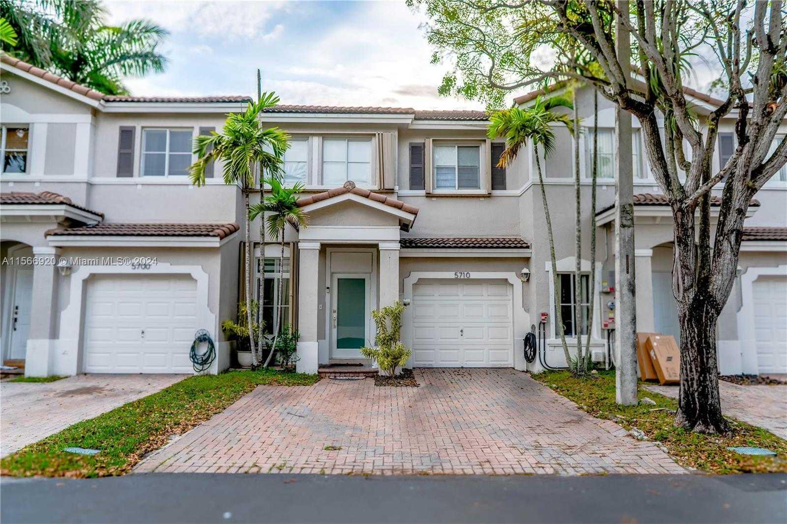 5710 113th Pl 5710, Doral, Townhouse,  for sale, One Stop Realty - Miami